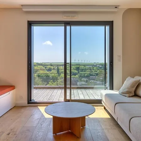 Πανσιόν California A Deux Pas De La - Terrasse Avec Vue Sur Les Roses 4*