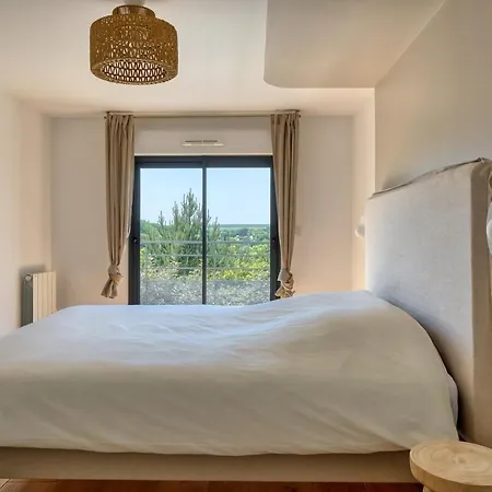 Πανσιόν California A Deux Pas De La - Terrasse Avec Vue Sur Les Roses 4*